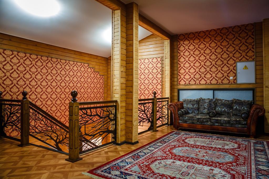 Guest House Chalet Taraz Extérieur photo