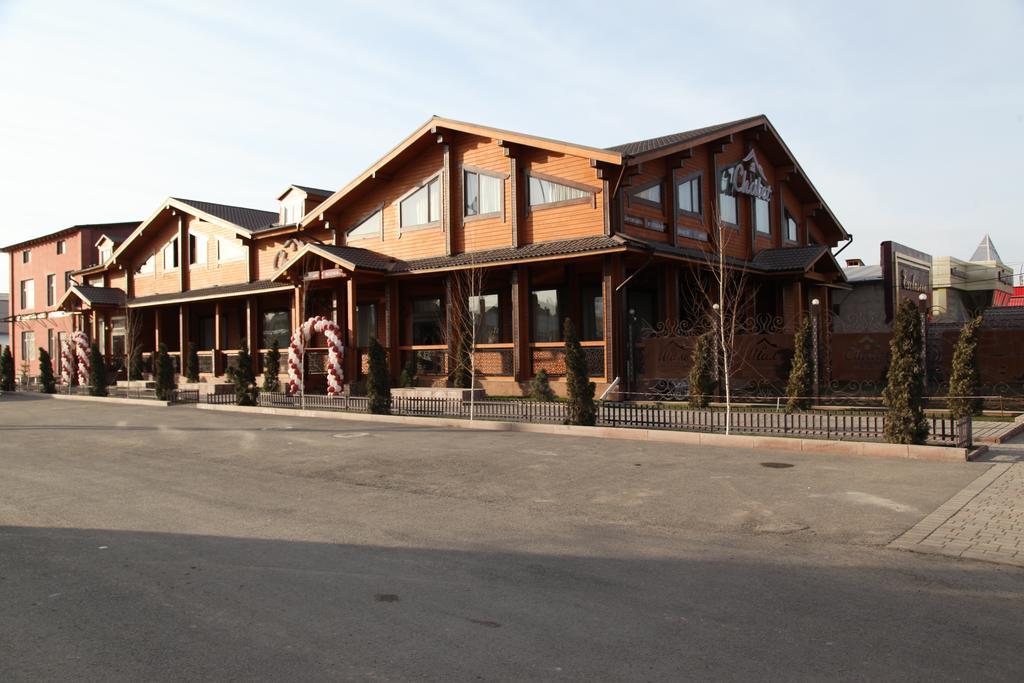 Guest House Chalet Taraz Extérieur photo